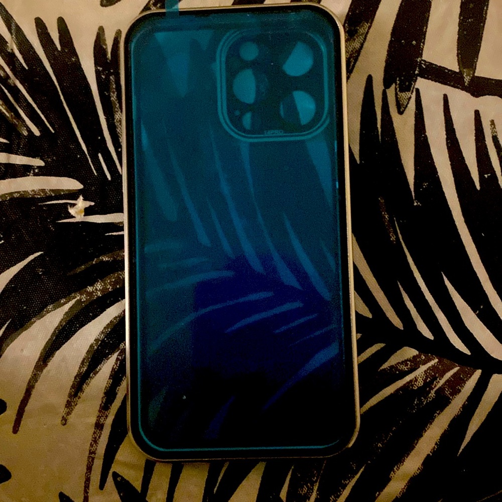 It’s a phone case for both sides only for 14 pro